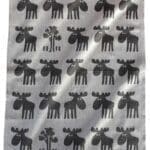 Grå och svart älg kökshandduk