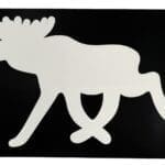 Bilmärke med älg i vitt