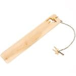 Bokmärke i trä med älg