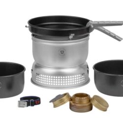 Trangia Stove 25-5 UL from Trangia. is our larger stove, perfect for 3-4 people. All our stoves in series 25 include two saucepans sized 1.75 and 1.5 liters, a frying pan, a windshield (upper and lower part), burner, handle and strap. 